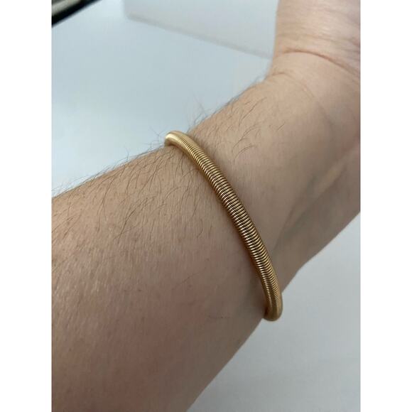 Mesh bangle bracelet gold tone - Picture 2 of 4